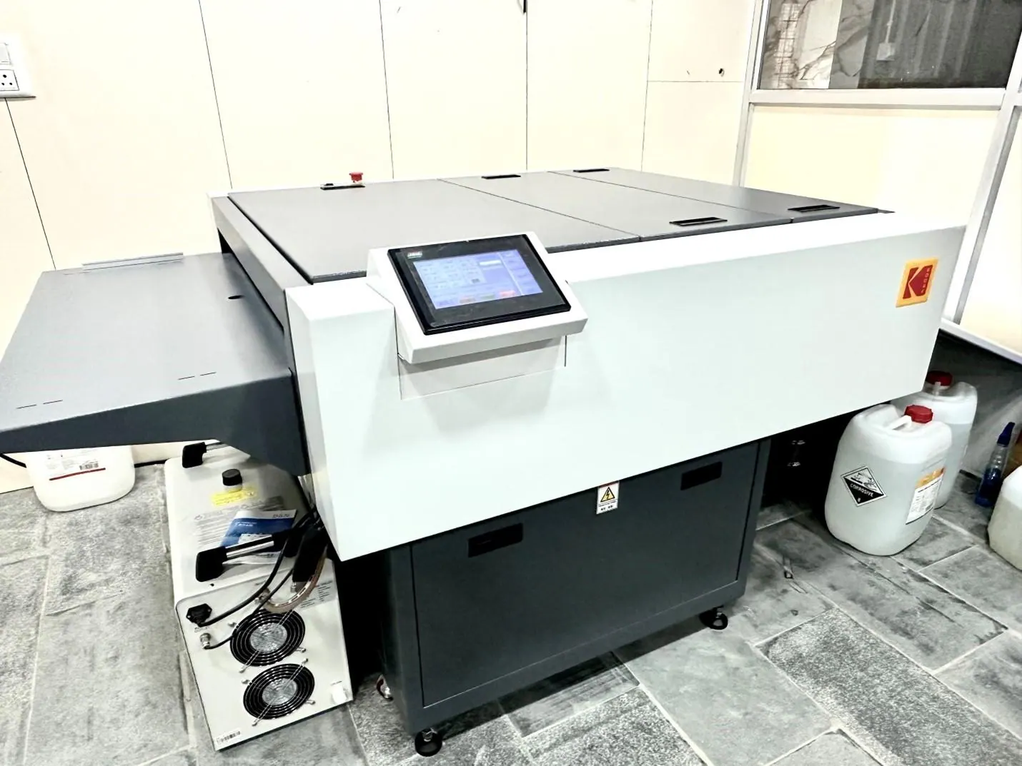 Automatic plate exposure machine for packaging printing